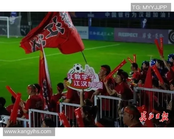 武汉足球队配合实力飙升创新高排名引发广泛关注与期待