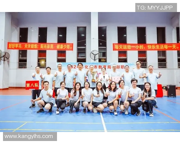 南京排球队在世界锦标赛中的团队协作表现与战术分析