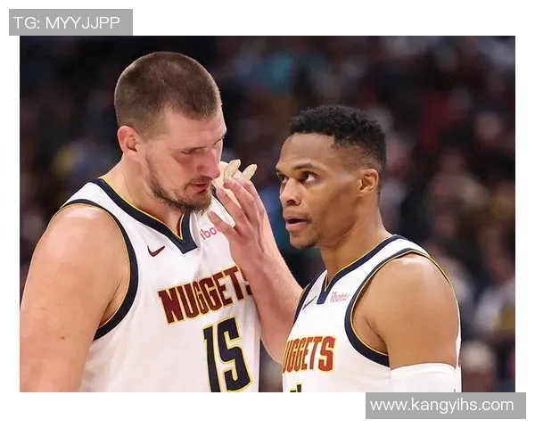 威少与足球明星的首次相遇引发的精彩瞬间与趣味互动回顾 威少与足球明星的首次相遇引发的精彩瞬间与趣味互动回顾